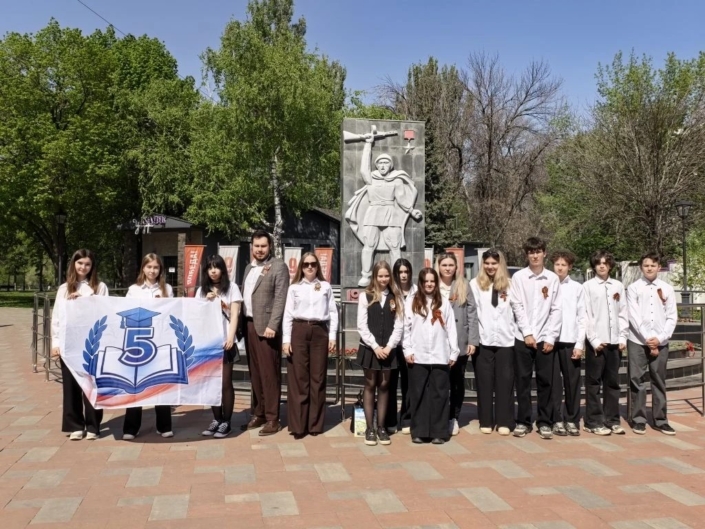 Торжественное возложение цветов к Вечному Огню (1)